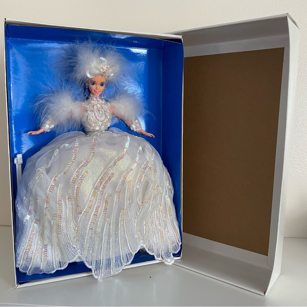 1994 Enchanted Seasons Snow Princess Barbie